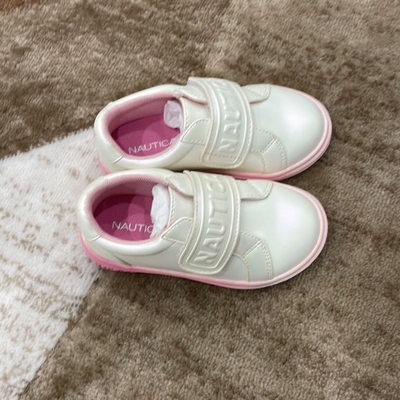 Nautica Velcro Sneakers - Picture 4 of 6